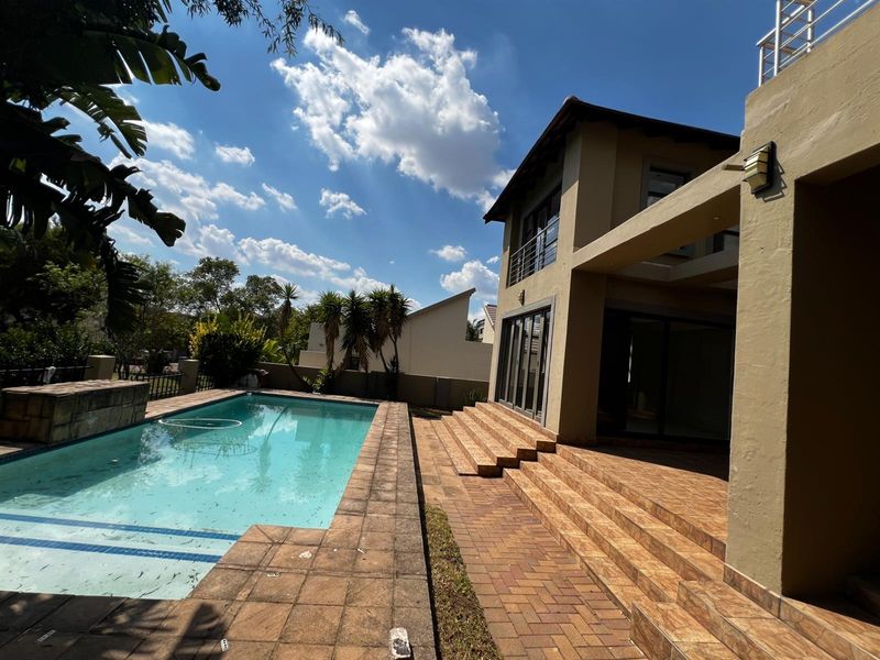 Double Storey House For Sale in Valley View Estate Centurion - Photo 3