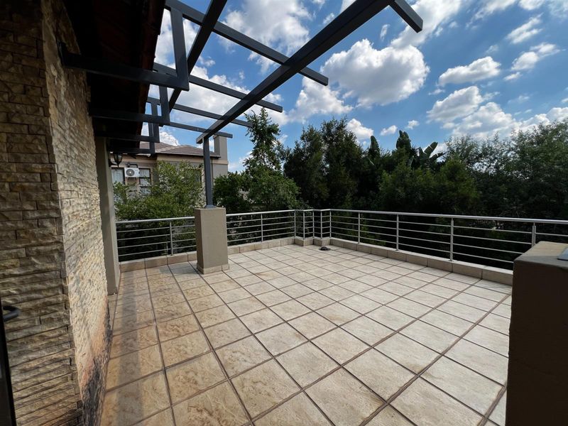 Double Storey House For Sale in Valley View Estate Centurion - Photo 5