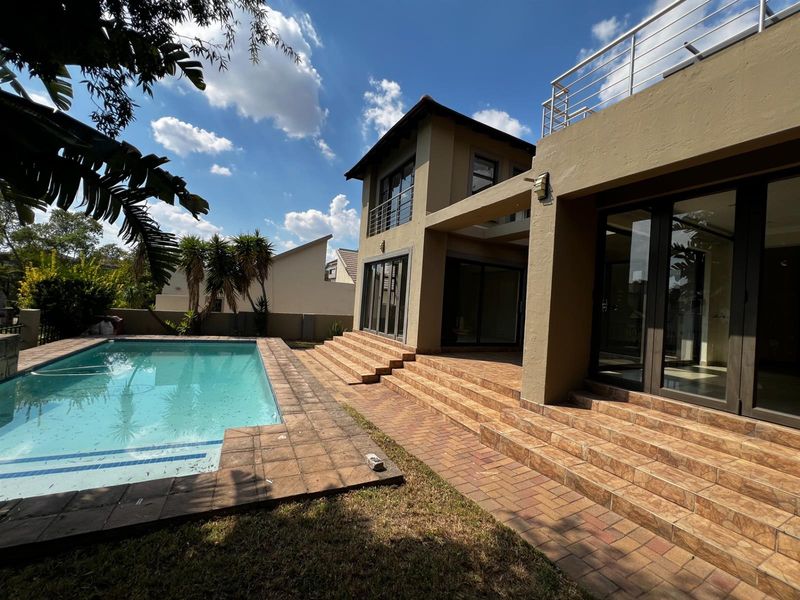 Double Storey House For Sale in Valley View Estate Centurion - Photo 2