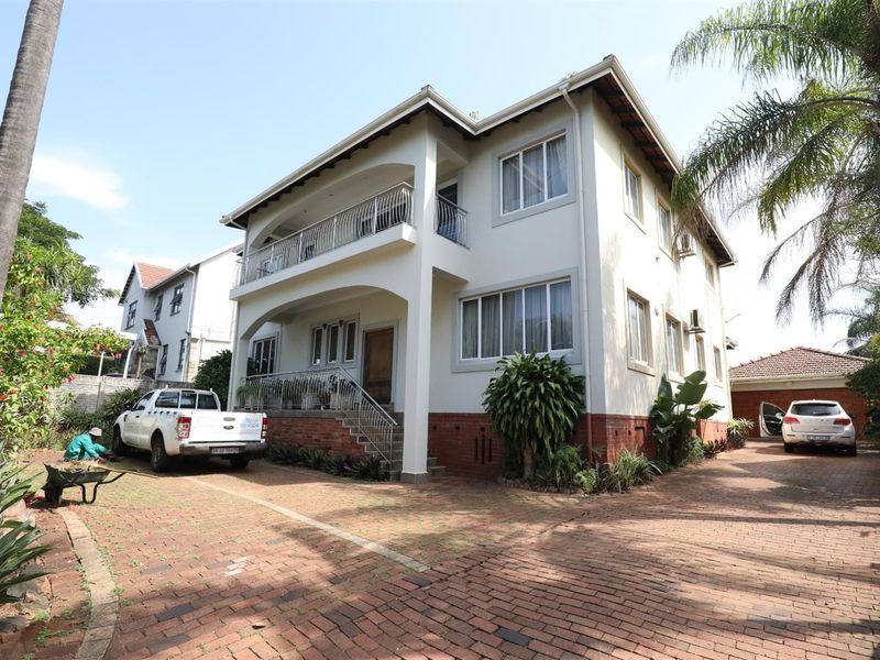 5 Bedroom Double-Story House For Sale in Athlone, Durban North, KwaZulu Natal - Photo 3