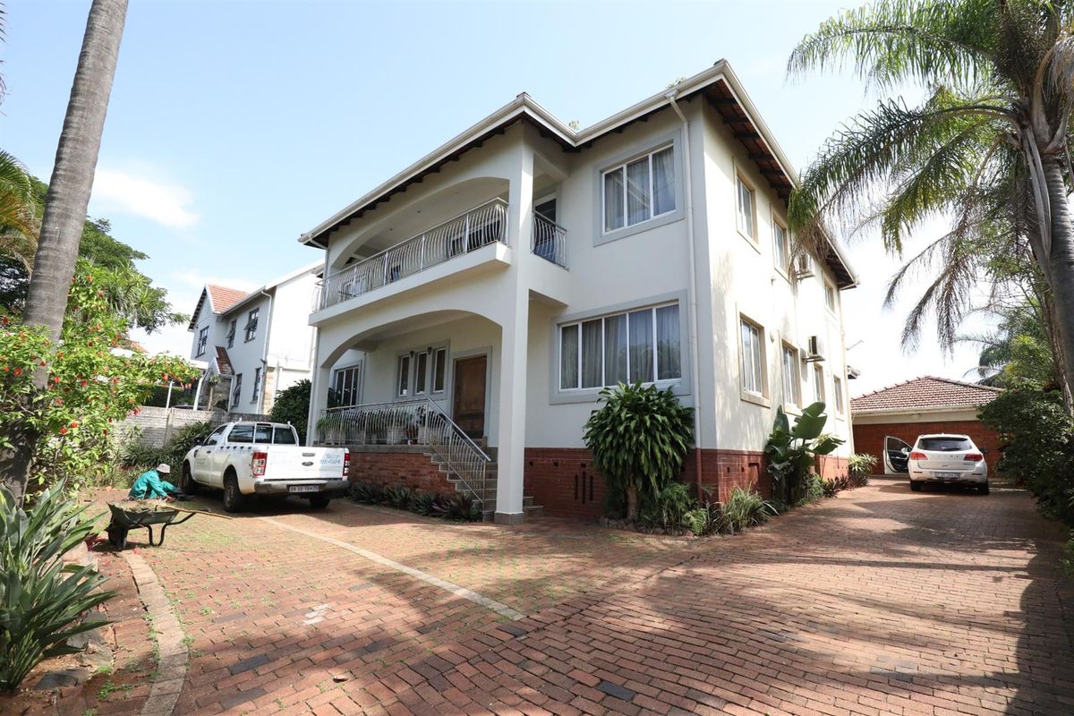 5 Bedroom Double-Story House For Sale in Athlone, Durban North, KwaZulu Natal - Photo 3