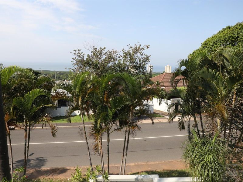 5 Bedroom Double-Story House For Sale in Athlone, Durban North, KwaZulu Natal - Photo 7