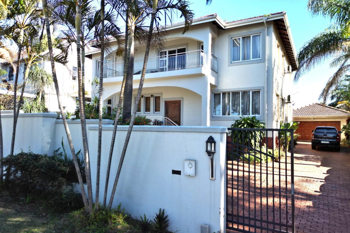 5 Bedroom Double-Story House For Sale in Athlone, Durban North, KwaZulu Natal - Photo 2