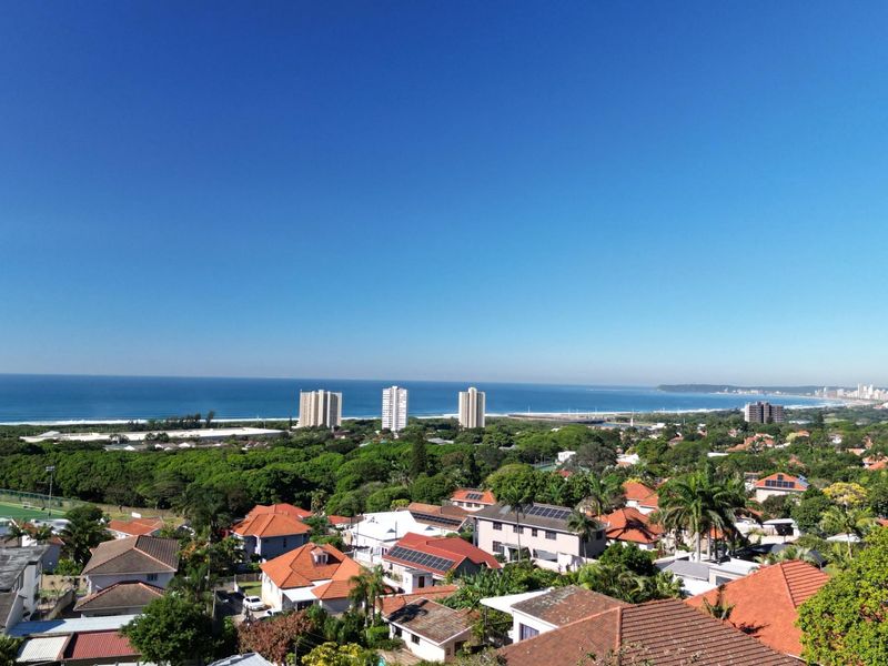 5 Bedroom Double-Story House For Sale in Athlone, Durban North, KwaZulu Natal - Photo 3