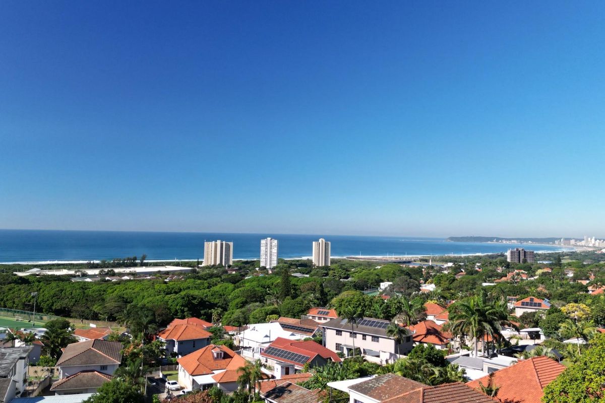 5 Bedroom Double-Story House For Sale in Athlone, Durban North, KwaZulu Natal - Photo 3