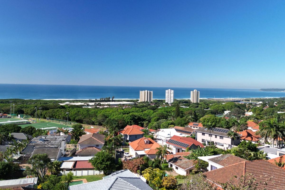 5 Bedroom Double-Story House For Sale in Athlone, Durban North, KwaZulu Natal - Photo 5