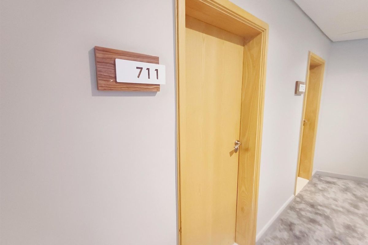 Two Bedroom Seventh Floor Luxury Apartment in Umhlanga for Sale - Photo 3