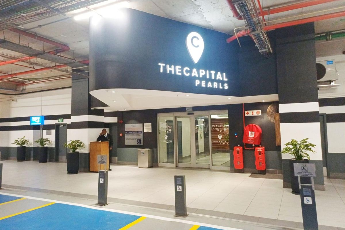 Two Bedroom Seventh Floor Luxury Apartment in Umhlanga for Sale - Photo 2