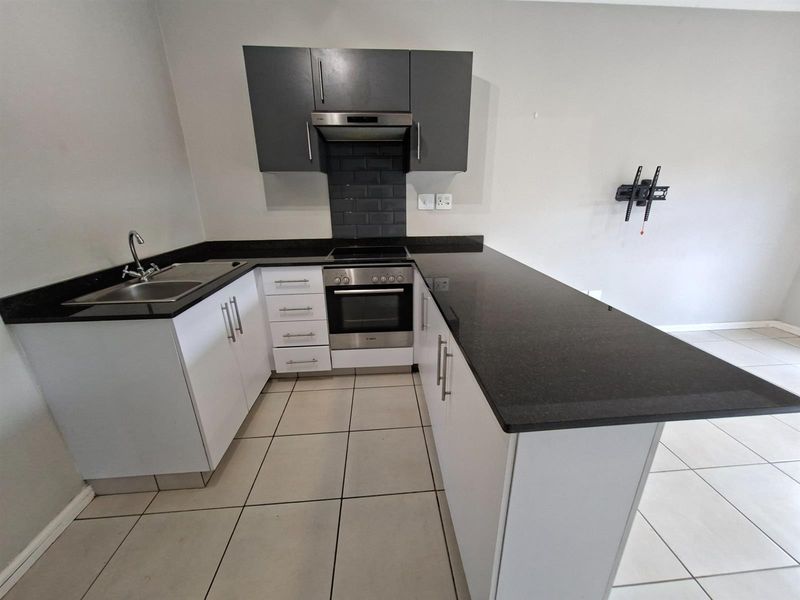 Luxury Apartment in Waterfall, Hillcrest, KwaZulu Natal - Photo 2