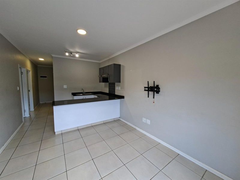 Luxury Apartment in Waterfall, Hillcrest, KwaZulu Natal - Photo 3