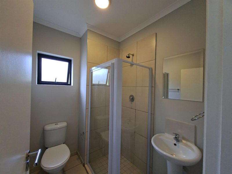 Luxury Apartment in Waterfall, Hillcrest, KwaZulu Natal - Photo 9