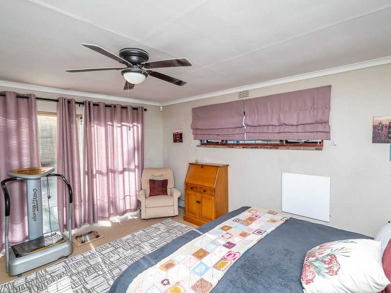 Entertainers Paradise with separate entrance flat - Photo 6