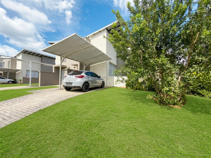 Stylish Loft-Style 1 bedroom Duplex with Private Garden in Golf View Estate - Photo 6