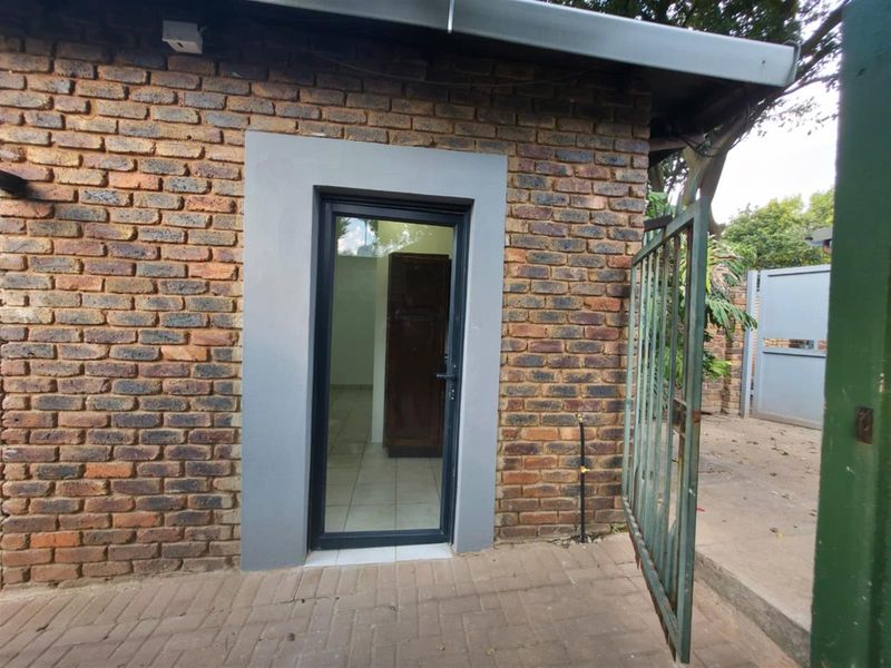 Bachelor Apartment To Rent in Lyttelton Manor, Centurion - Photo 2