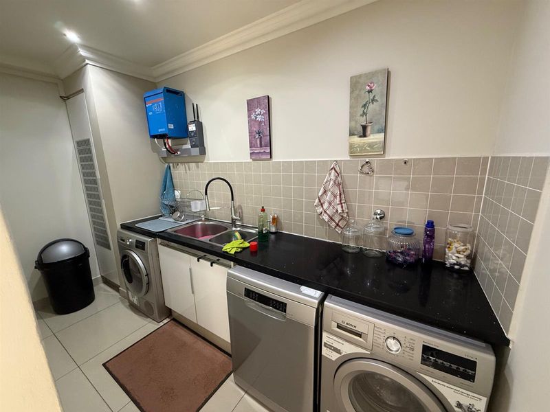 4 Bedroom House In Shelly Beach - Photo 7