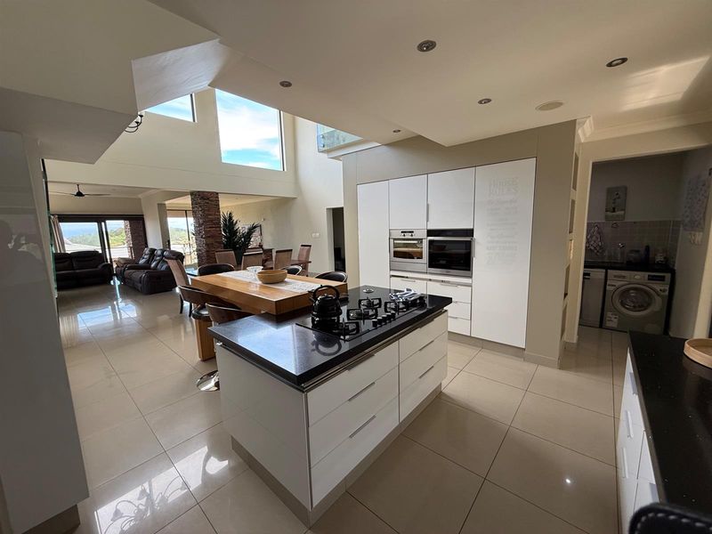 4 Bedroom House In Shelly Beach - Photo 5