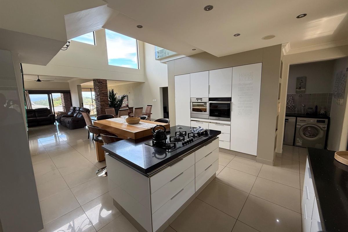 4 Bedroom House In Shelly Beach - Photo 5