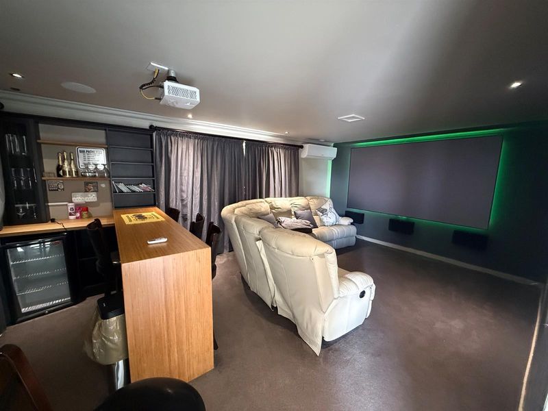 4 Bedroom House In Shelly Beach - Photo 2