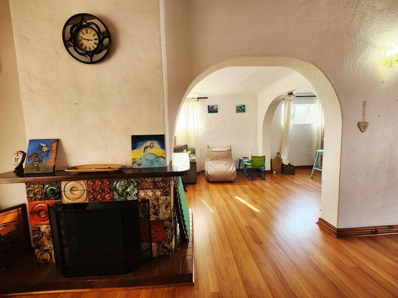 3 Bedroom 2 Bathroom House with Swimming Pool and Borehole for sale in Valhalla Centurion - Photo 7