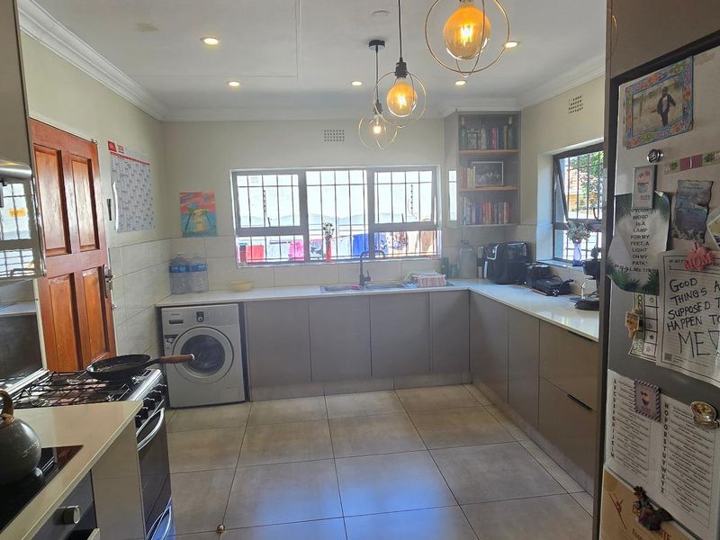 Spacious Family Living with Income Potential and Entertainment Appeal - Photo 5