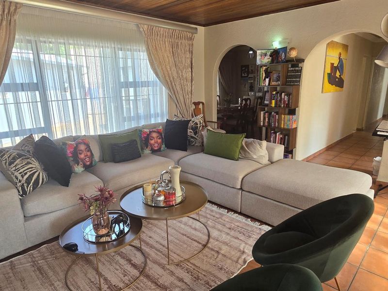 Spacious Family Living with Income Potential and Entertainment Appeal - Photo 8