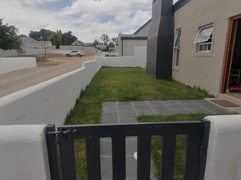 111 sqm House in Bergsigpark Sec complex in Porterville - Photo 2