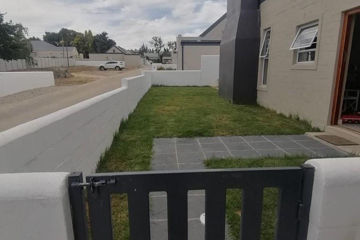 111 sqm House in Bergsigpark Sec complex in Porterville - Photo 2