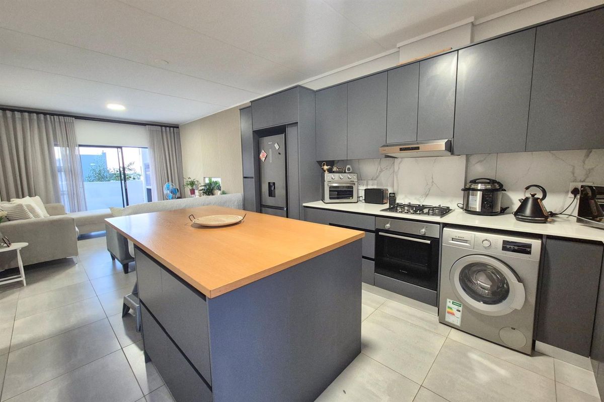 Modern 2-Bedroom Ground Floor Apartment in Langeberg Ridge - Photo 2