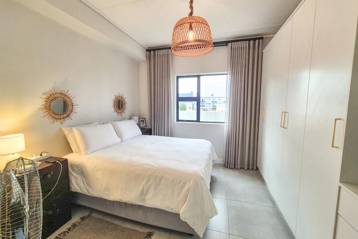 Modern 2-Bedroom Ground Floor Apartment in Langeberg Ridge - Photo 5