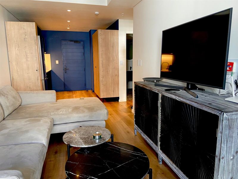 Experience the height of Sea Point Luxury in this furnished apartment - Station House building - Photo 8