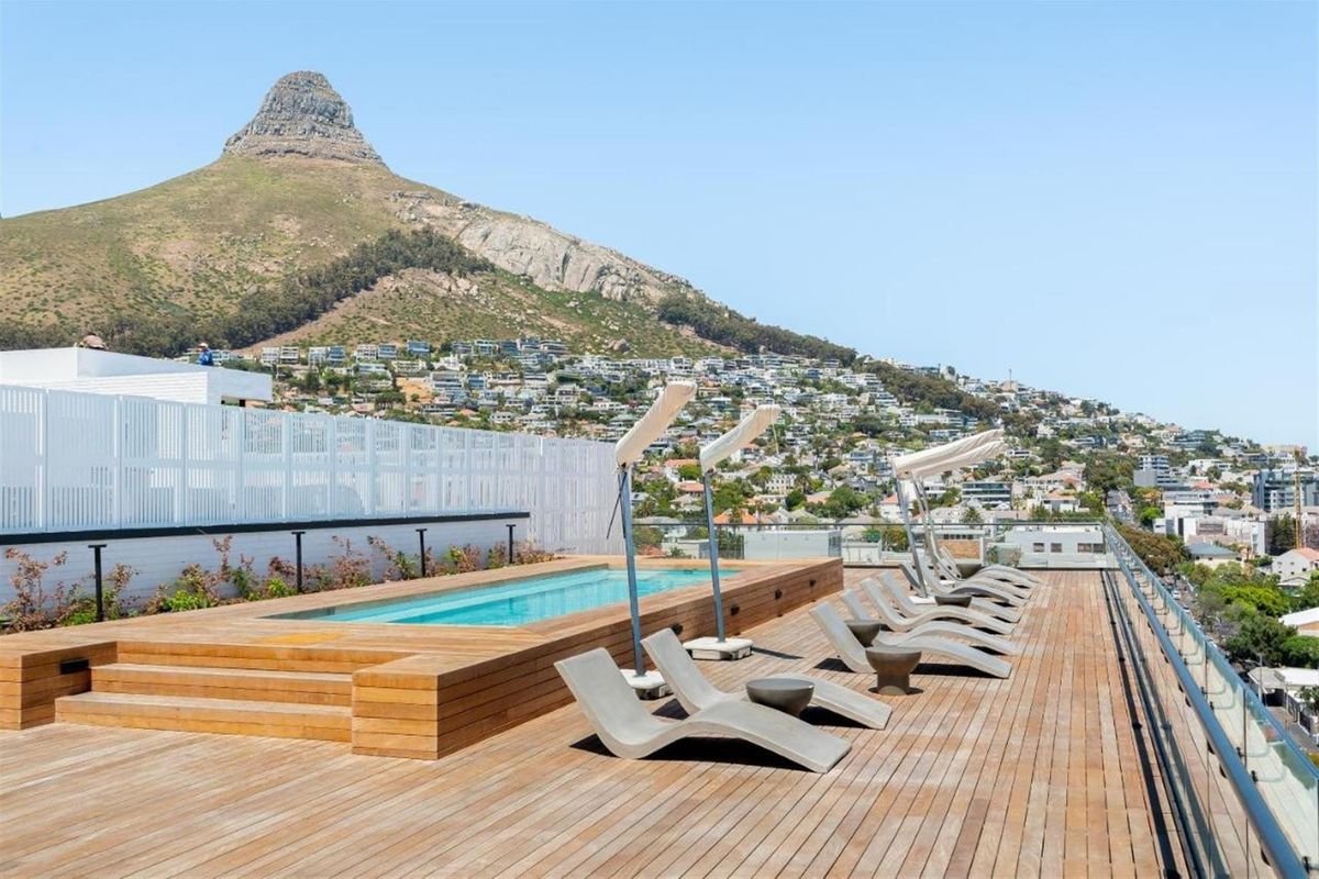 Experience the height of Sea Point Luxury in this furnished apartment - Station House building - Photo 2