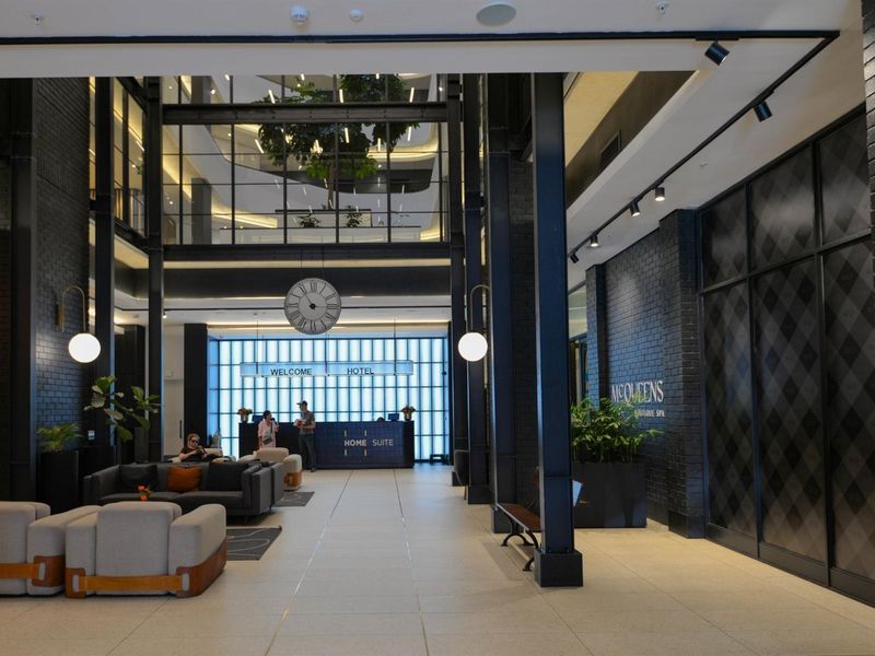 Experience the height of Sea Point Luxury in this furnished apartment - Station House building - Photo 3