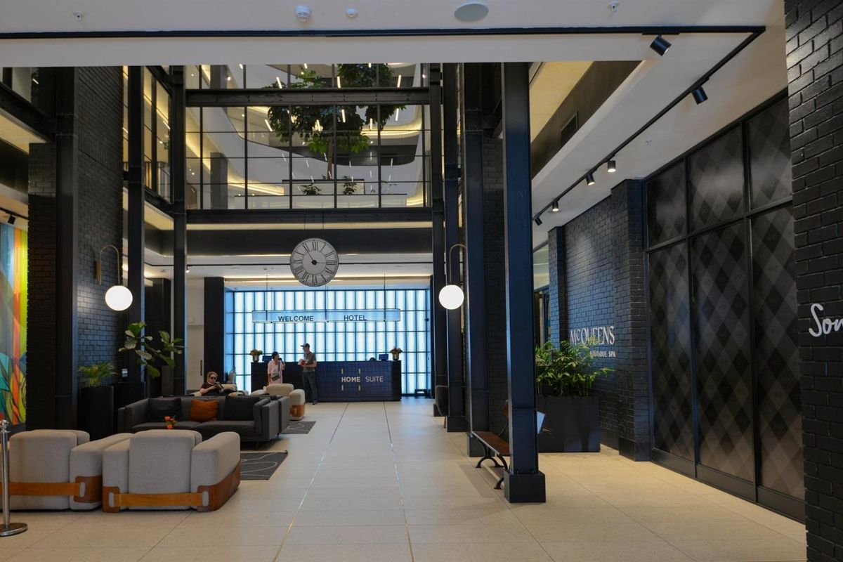 Experience the height of Sea Point Luxury in this furnished apartment - Station House building - Photo 3