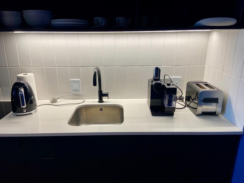 Experience the height of Sea Point Luxury in this furnished apartment - Station House building - Photo 6