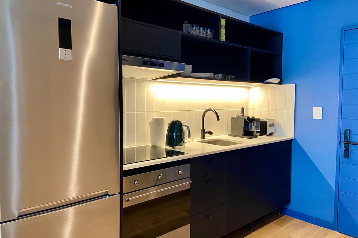 Experience the height of Sea Point Luxury in this furnished apartment - Station House building - Photo 5