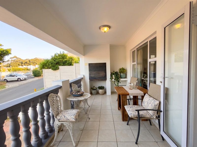 House For Sale in Gordons Bay, Mountainside - Photo 3