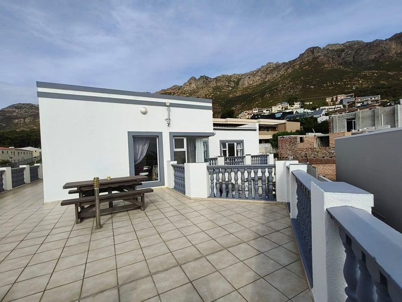 House For Sale in Gordons Bay, Mountainside - Photo 6