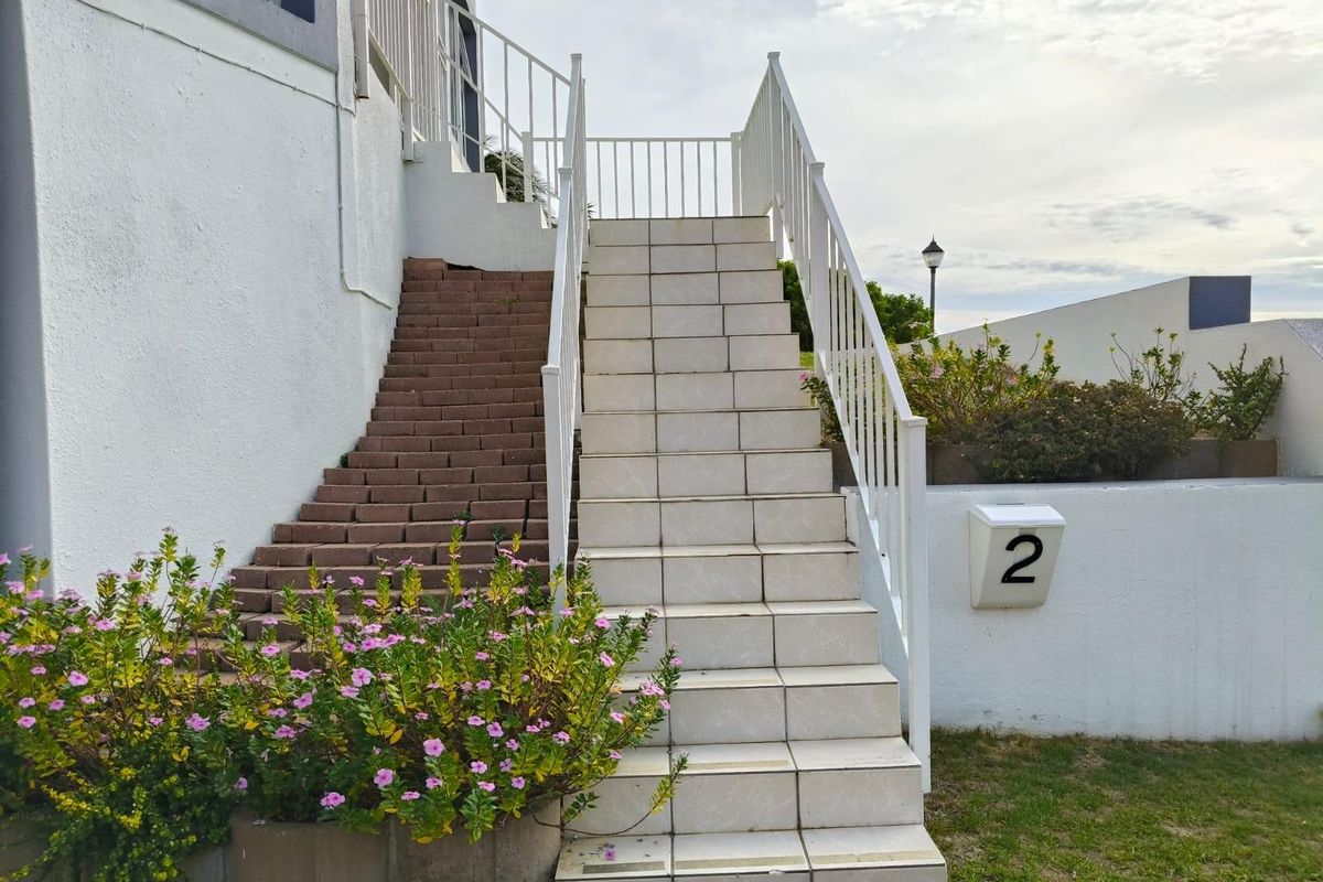 House For Sale in Gordons Bay, Mountainside - Photo 4