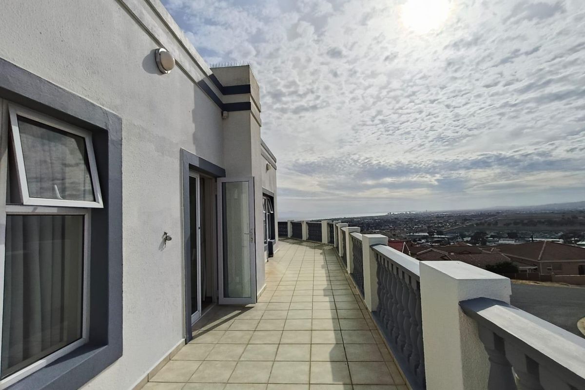 House For Sale in Gordons Bay, Mountainside - Photo 5