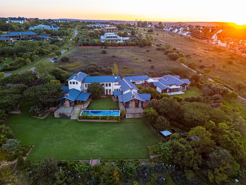 Beautifully Designed Five Bedroom Family Home With A Three Bedroom Home On The Property - Photo 10
