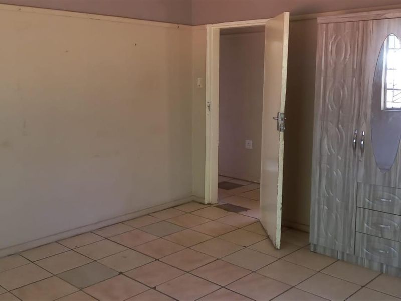 House For Sale in Kirstenhof, Kimberley - Photo 3