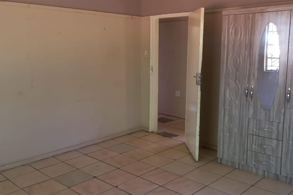 House For Sale in Kirstenhof, Kimberley - Photo 3
