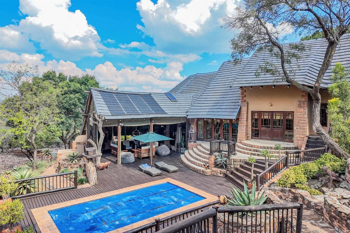 IMMACULATE HENNOPS RIVER MOUNTAIN/BUSHVELD PROPERTY ON 15.5 HA 20KM FROM CENTURION - Photo 3