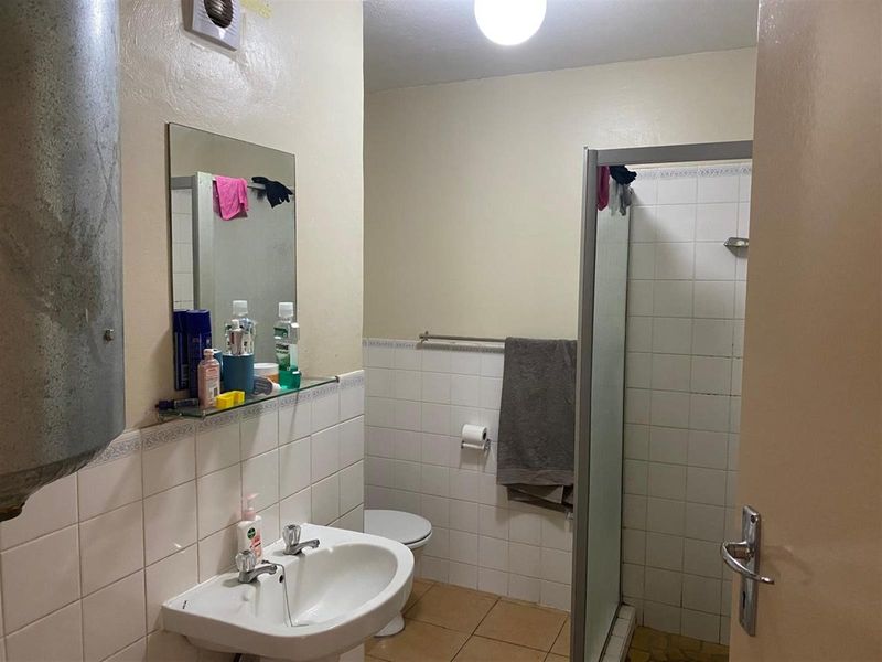 One-Bedroom Apartment in Oval Gardens for Sale - Photo 9