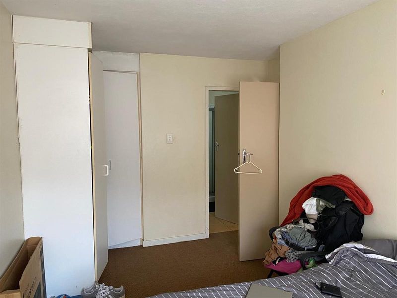 One-Bedroom Apartment in Oval Gardens for Sale - Photo 8