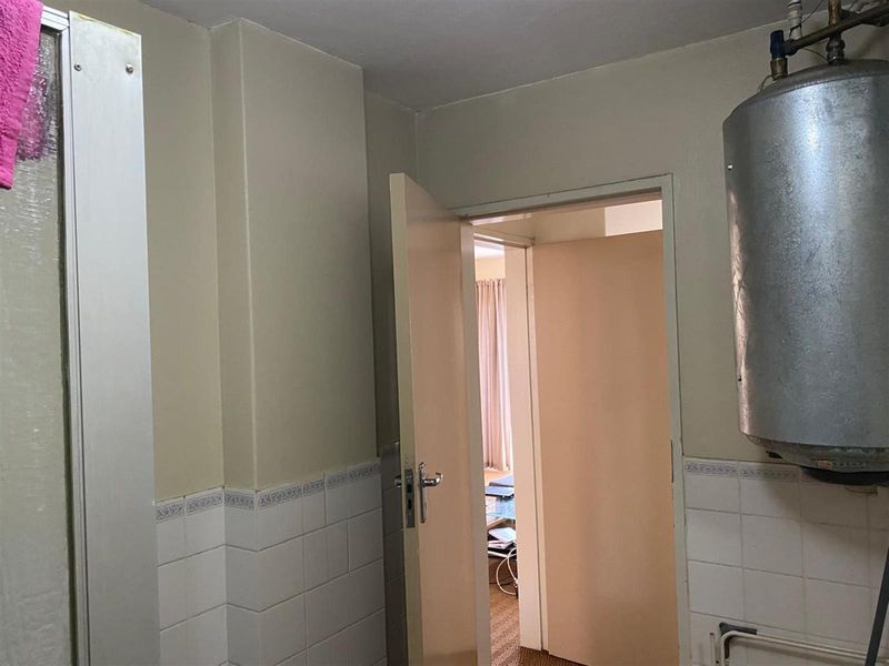 One-Bedroom Apartment in Oval Gardens for Sale - Photo 10