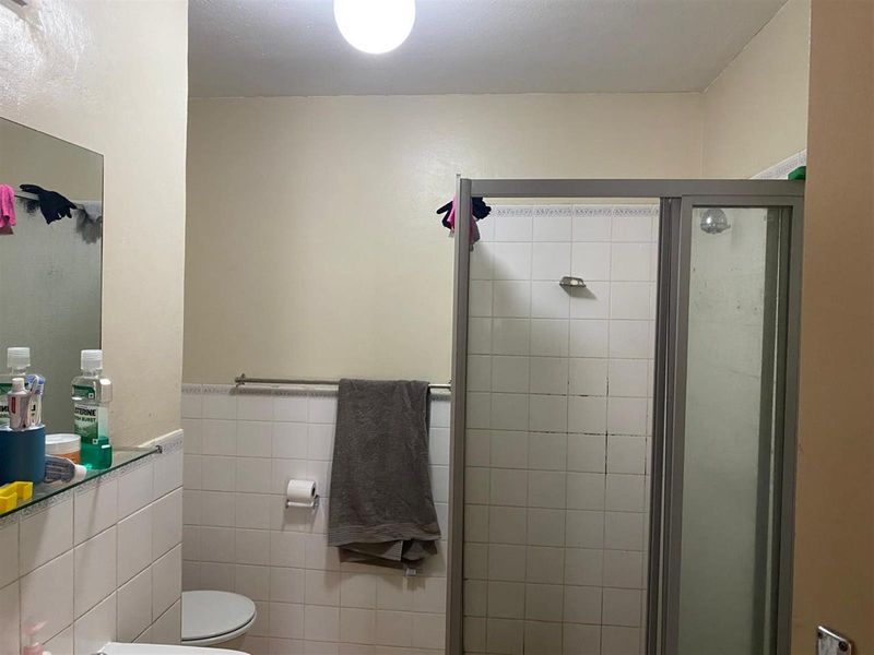 One-Bedroom Apartment in Oval Gardens for Sale - Photo 4