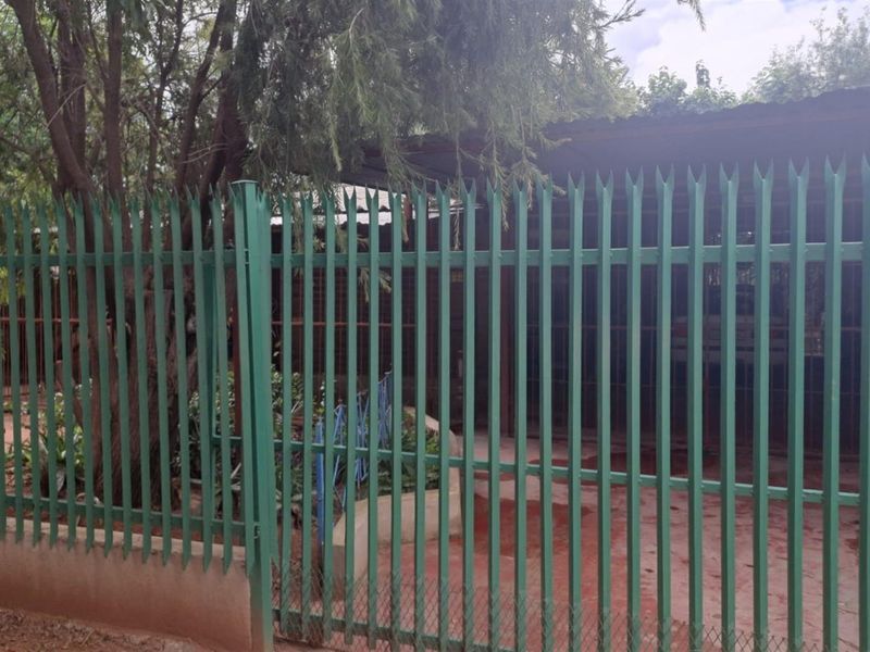 3 BEDROOM FAMILY  HOUSE IN ROODEPAN FOR SALE - Photo 4