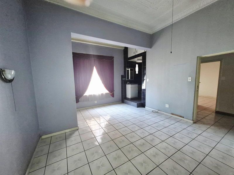 Versatile Family Home with Great Potential - Photo 10