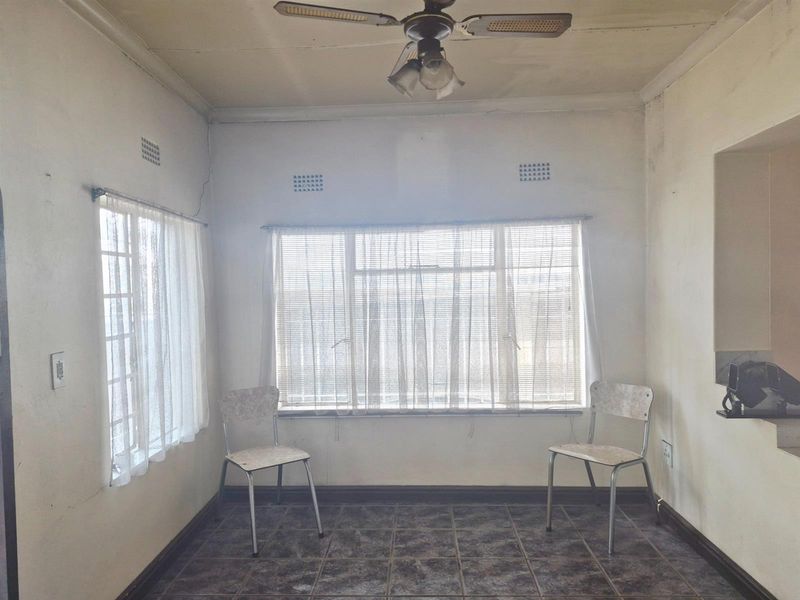 Versatile Family Home with Great Potential - Photo 5